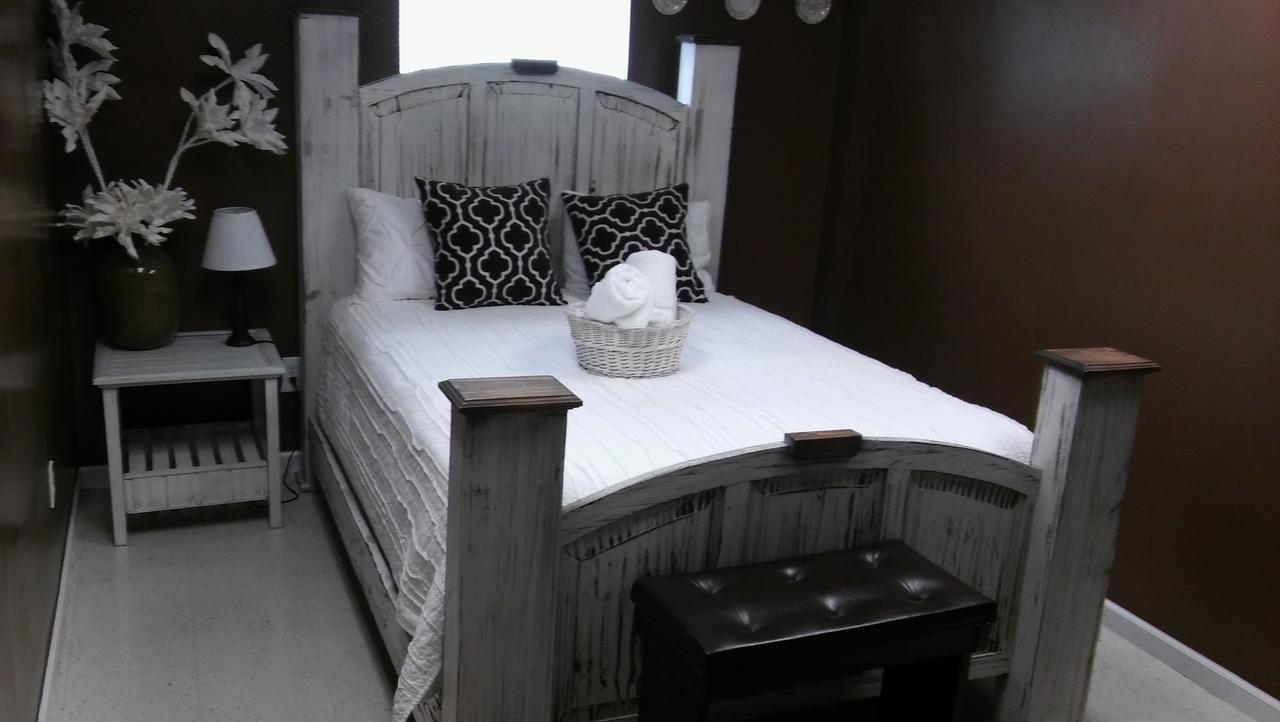 Bishop's & Beyond Hotel 3*